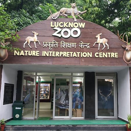 Hotel Cristelia Lucknow Exterior photo