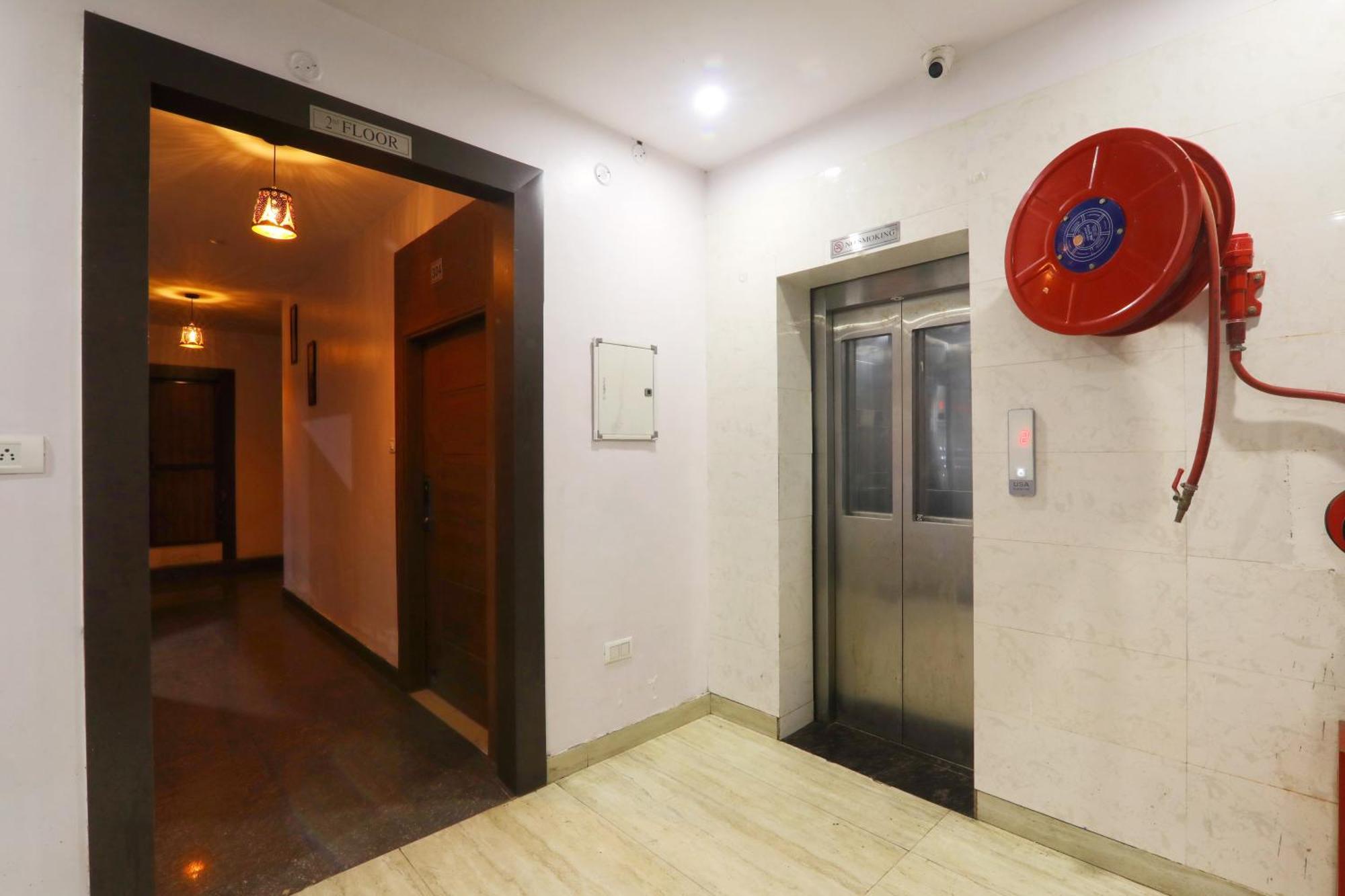 Hotel Cristelia Lucknow Exterior photo