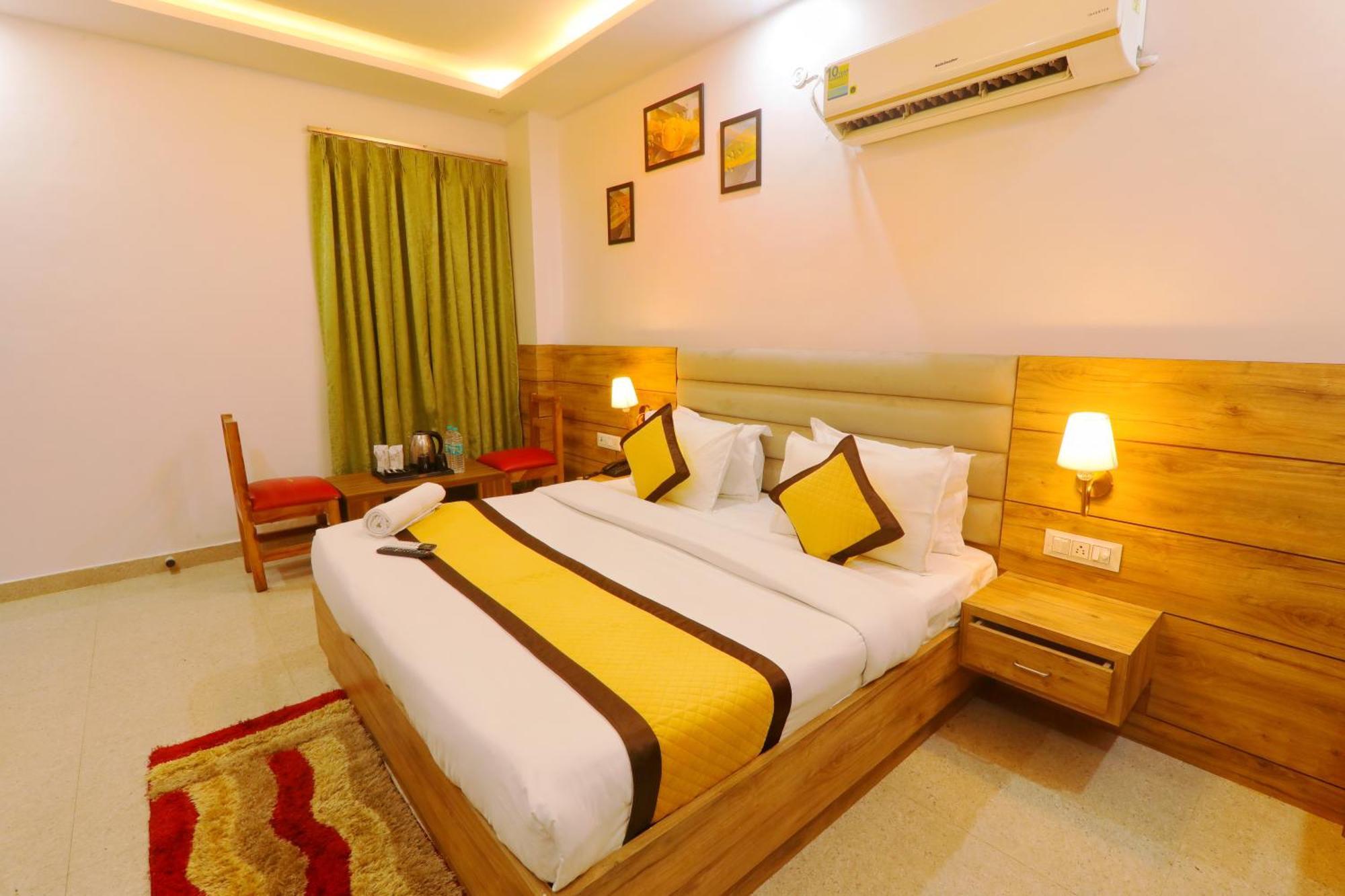 Hotel Cristelia Lucknow Exterior photo